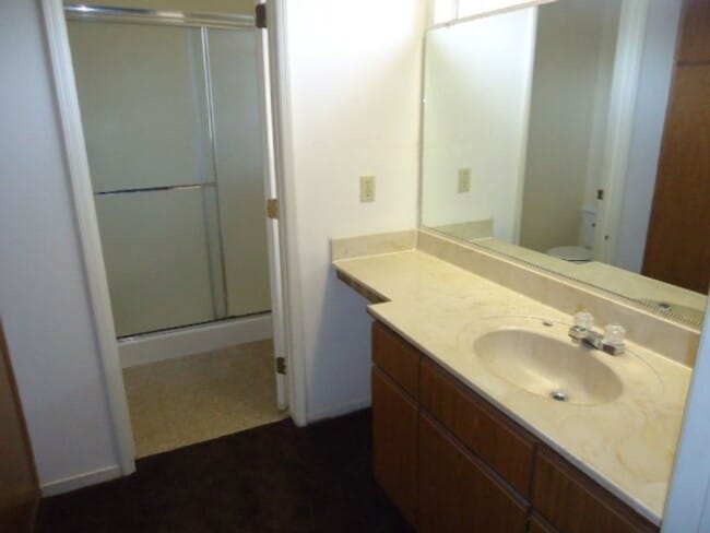 Building Photo - 3 Bedroom 2 Bath Westside Home