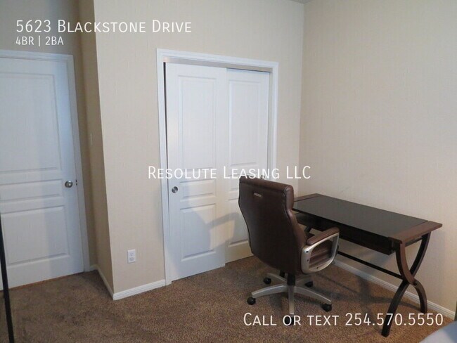 Building Photo - 5623 Blackstone Dr