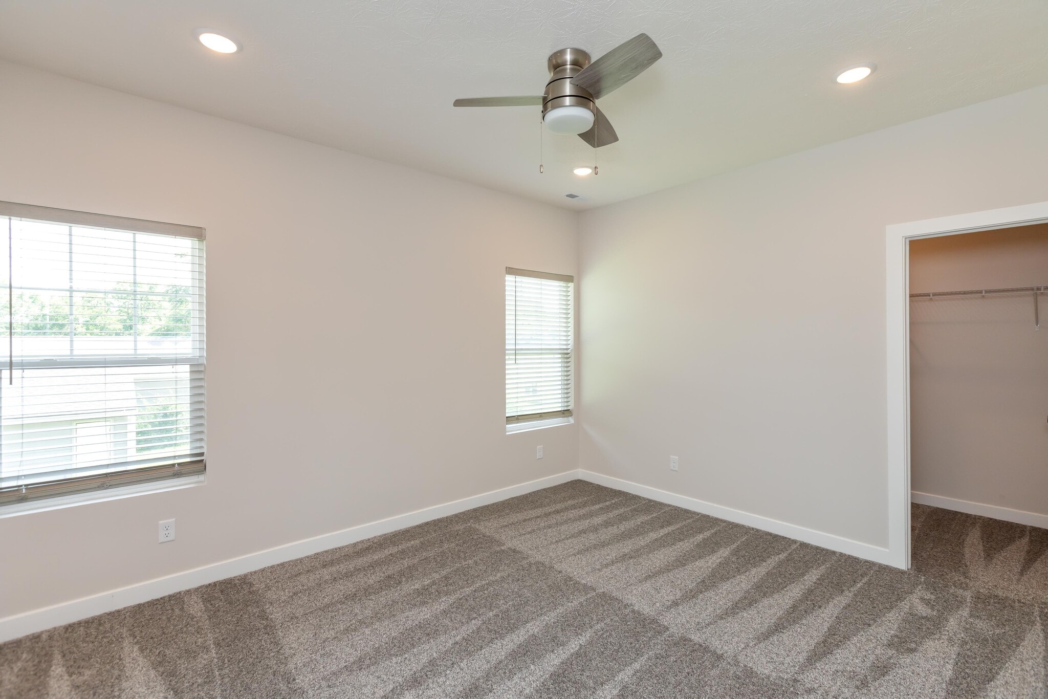 Building Photo - 228 N Randolph St