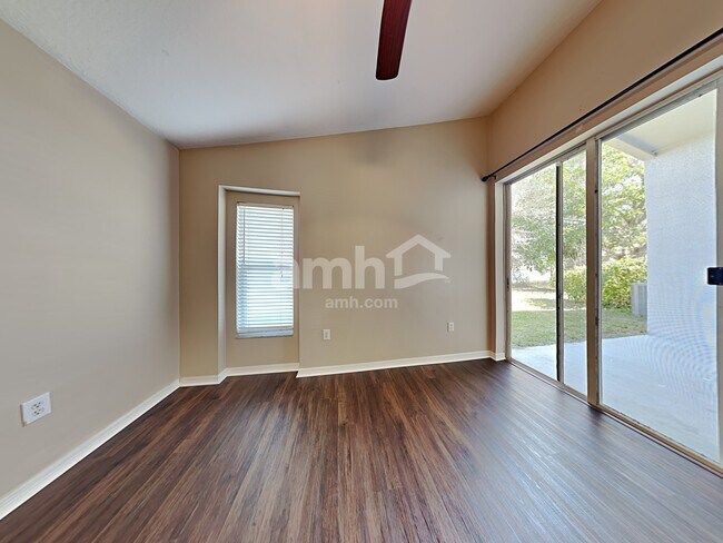 Building Photo - 12515 Lake Vista Dr