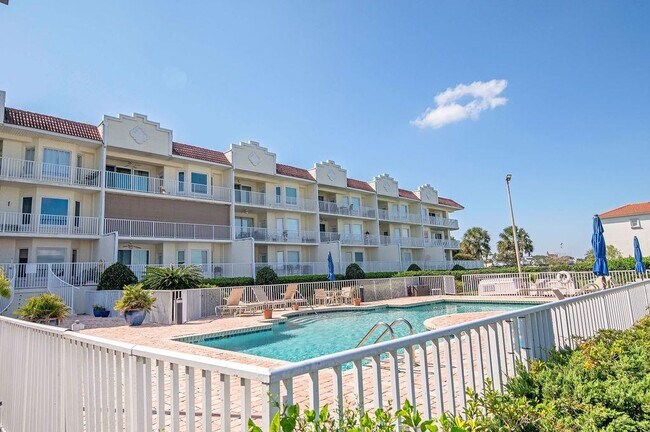 Building Photo - 157 Marine St