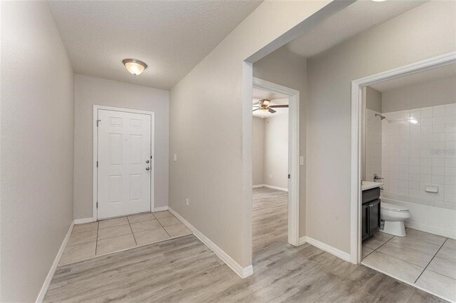 Building Photo - 128 Tanager St