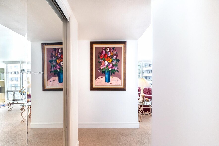 Building Photo - 1408 Brickell Bay Dr