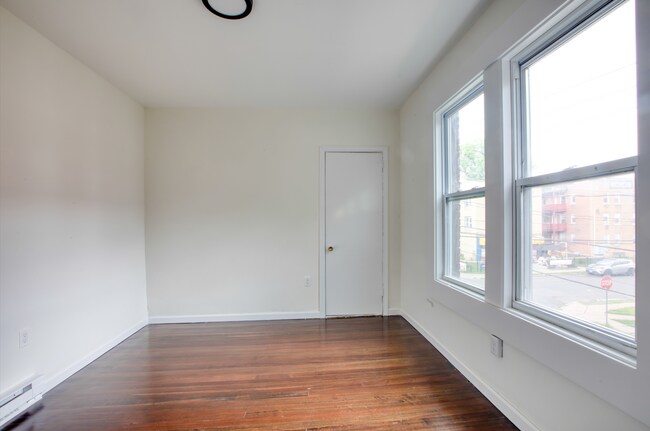 Building Photo - 49-51 Kibbe St - Unit 202