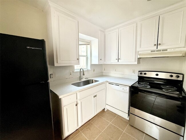 Building Photo - 3910 Hoffman St