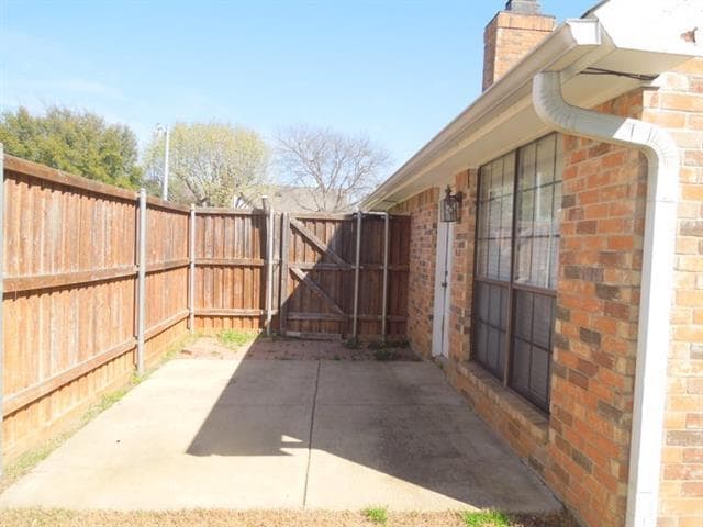 Building Photo - 4400 Odessa Dr