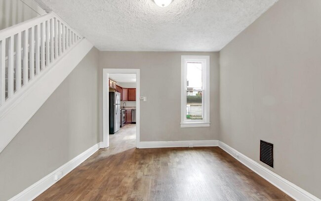 Building Photo - Spacious 4 Bedroom, 1 Bath Home in York, Pa!