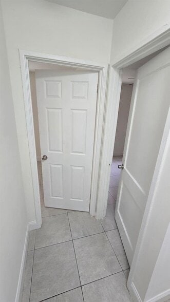 Building Photo - 632 W 2nd St