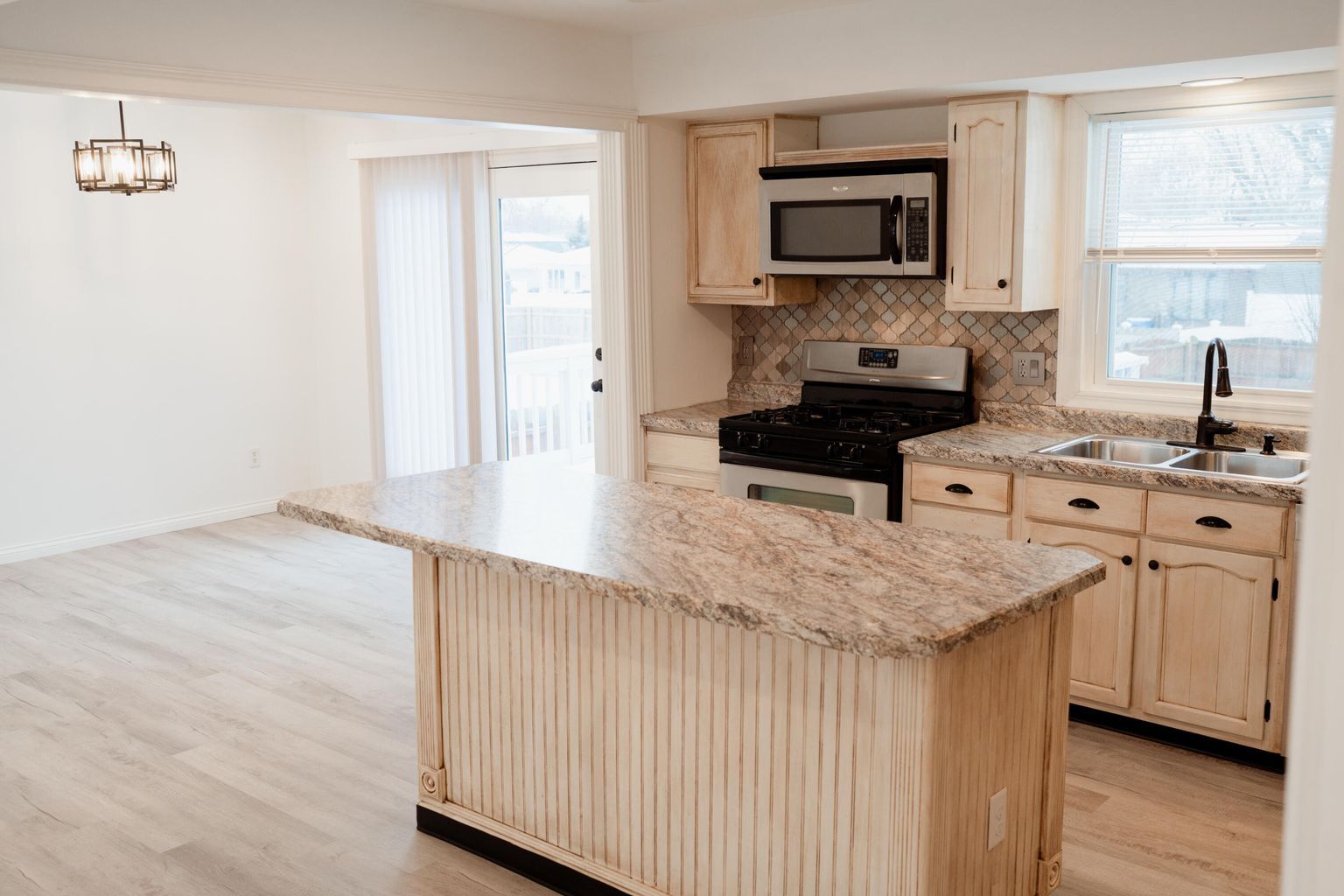 Building Photo - 919 Seneca Dr