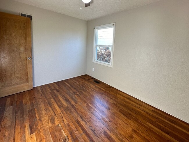 Building Photo - 1069 Evergreen Ave NE