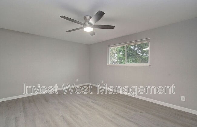 Building Photo - 224 NW 12th Ave