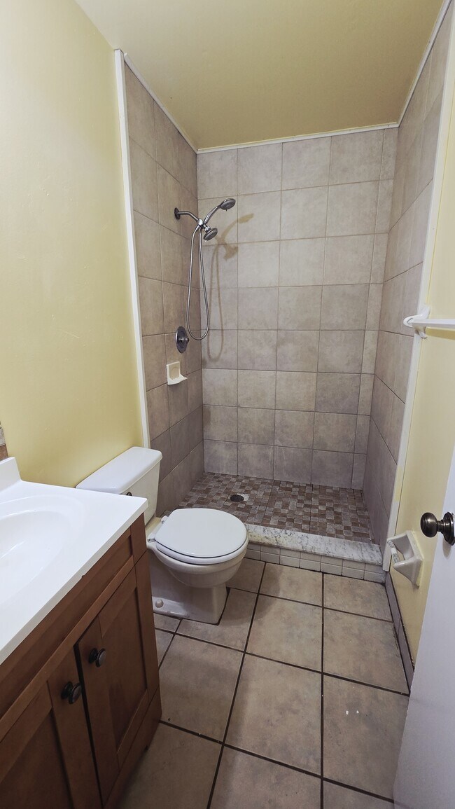 Building Photo - 1715 Bentley Blvd