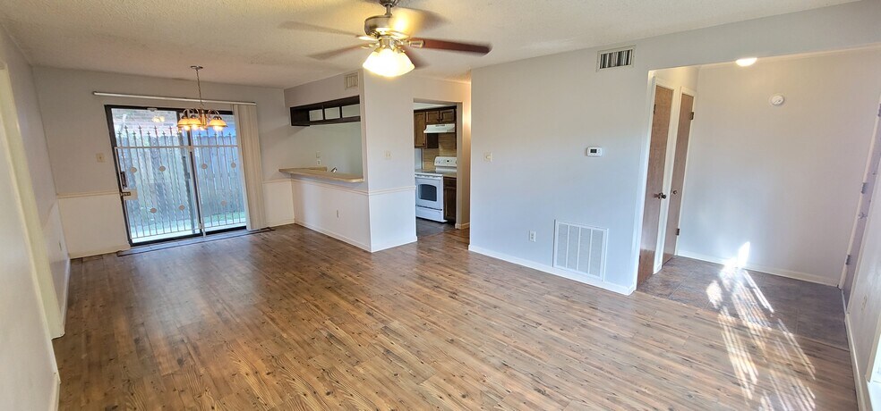Living Room/ Dining Area - 1748 Port Dr