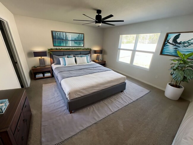 Building Photo - Beautiful 3 Bedroom, 2 Bath Pace Home available !!