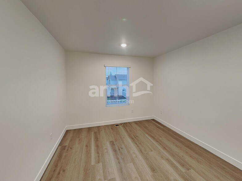 Building Photo - 8544 47th Pl NE