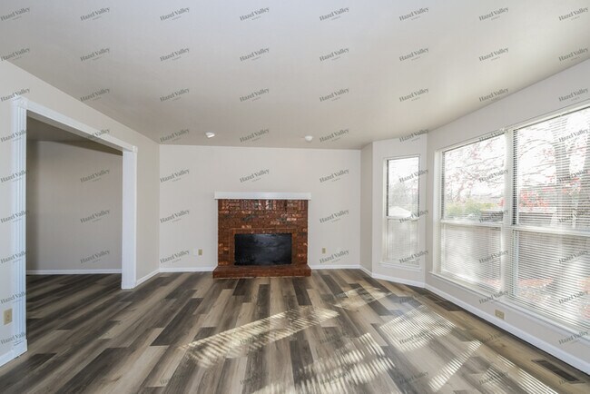 Building Photo - 3049 Willow Creek Estates Dr