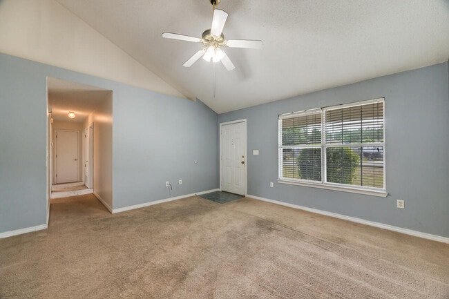 Building Photo - 15 Flora Cove