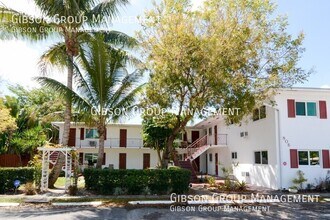 Building Photo - 806 NE 16th St