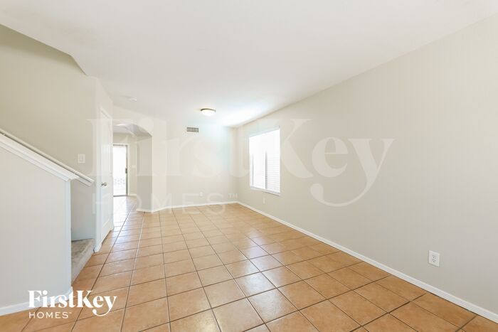 Building Photo - 12922 W Holly St