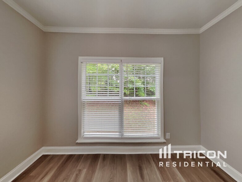Building Photo - 20 Argent Ct