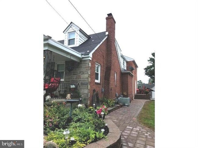 Primary Photo - 52 Ardmore Ave