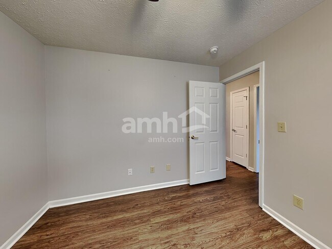 Building Photo - 489 E Quail Ridge Dr