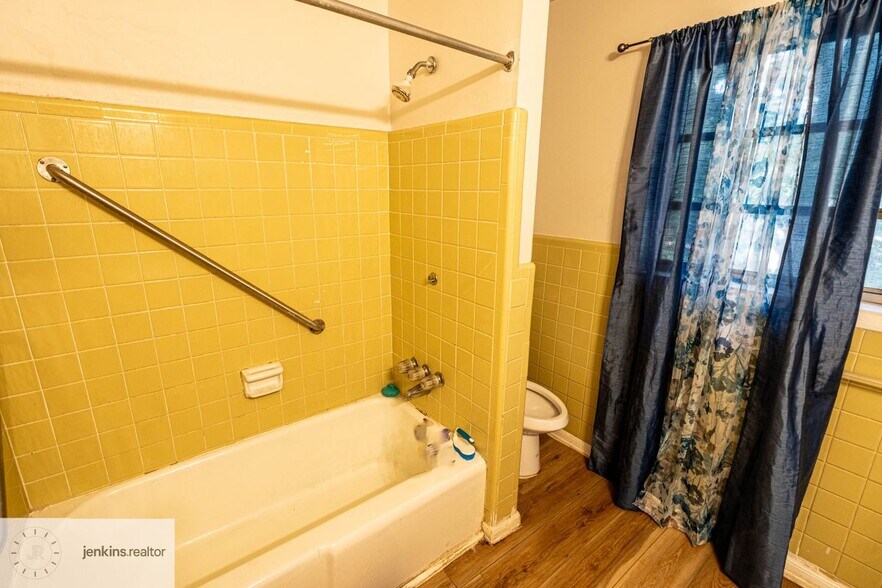 Building Photo - 2644 Preston Dr