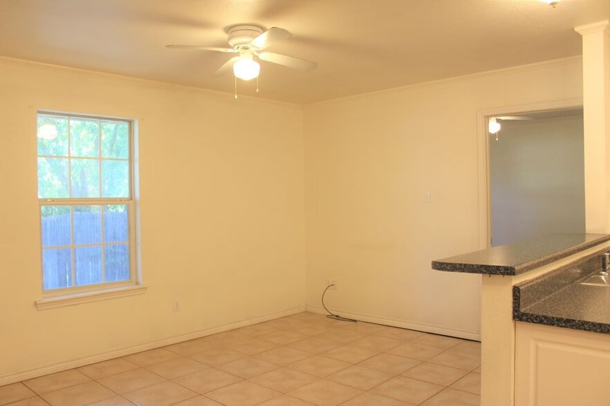 Living Room - 2575 W Denman St