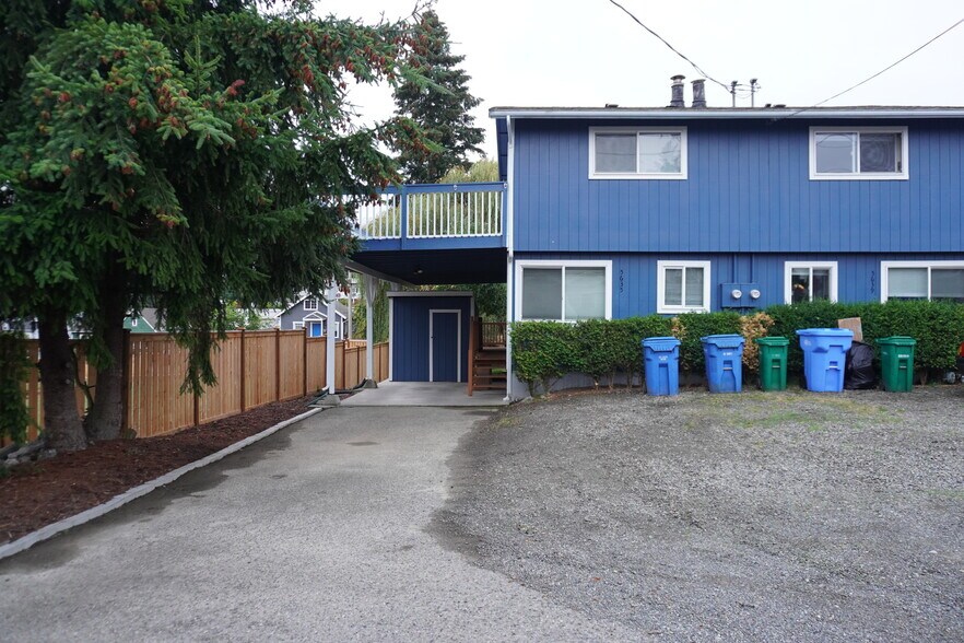 Building Photo - 5635 N 49th St