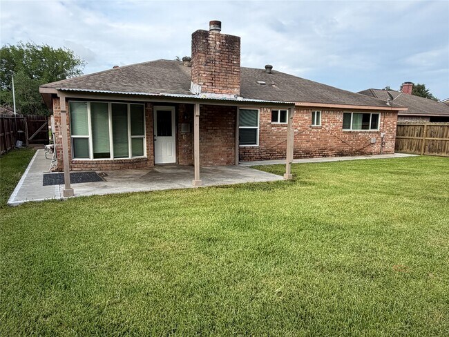 Building Photo - 12719 Huntington Field Dr