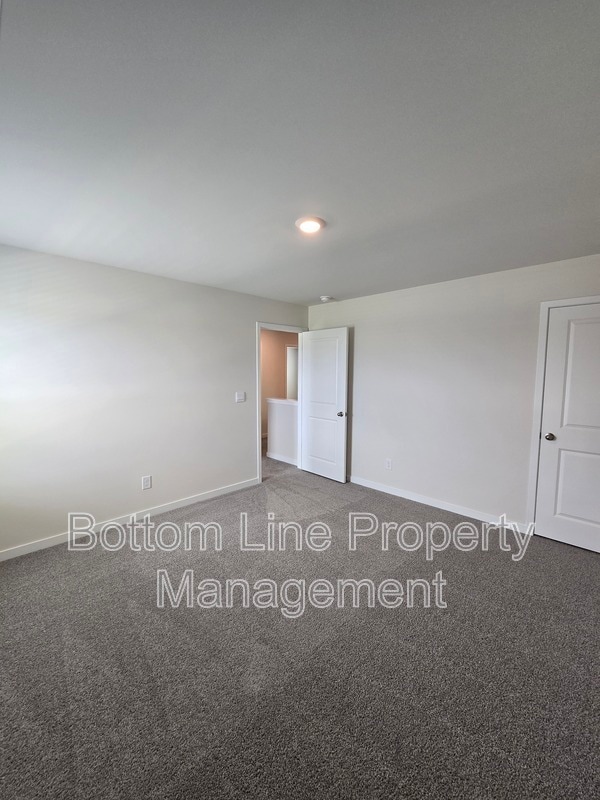 Building Photo - 549 Blackpool Ct