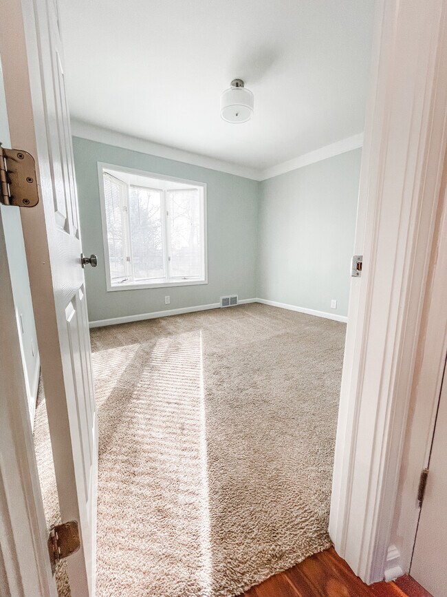 Building Photo - 426 Hillcrest Ave