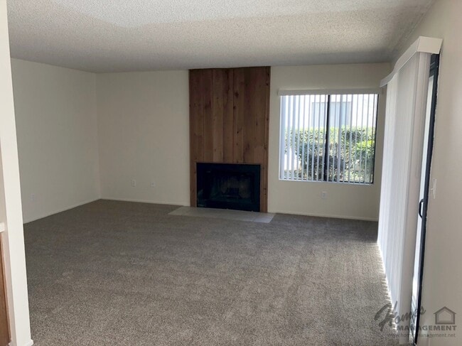 Building Photo - Homes Management - 1 Bed, 1 Bath Condo in Vermont Villas