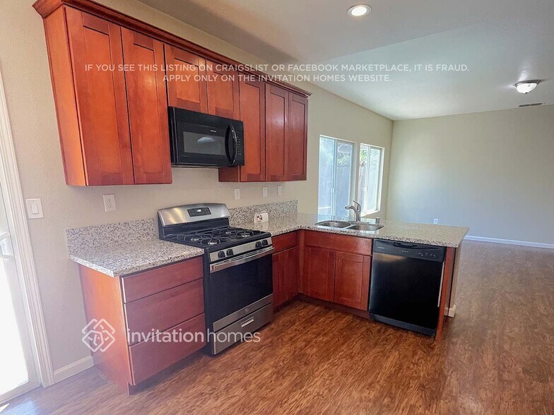Building Photo - 316 Willow Glen Dr
