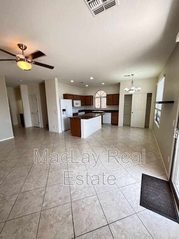 Building Photo - 4230 S Mariposa Dr
