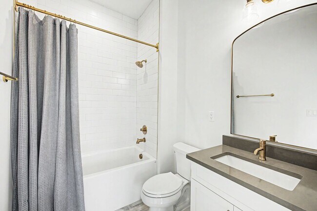 Building Photo - Stunning 3BR/3.5BA contemporary condo in the heart of Wedgewood-Houston!