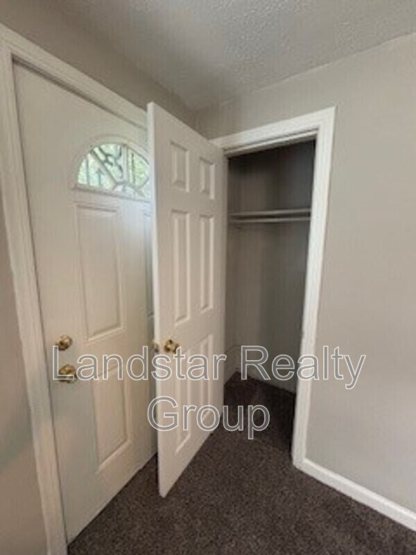 Building Photo - 4714 Seville Dr