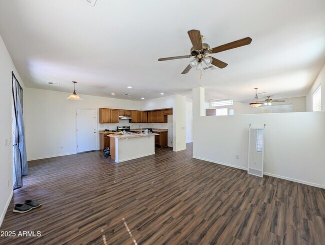 Building Photo - 3848 E Pollack St