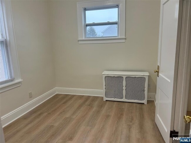 Building Photo - 136 Carlton Ave