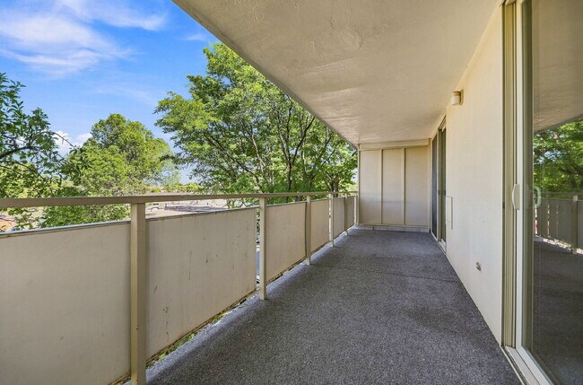 Building Photo - $1,670.95 with $300 Off the first month's rent - 2 Beds, 1.5 Bath, Condo in Denver with Balcony!