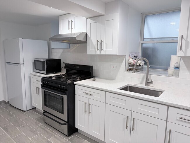 Building Photo - 3029 S Keeley St