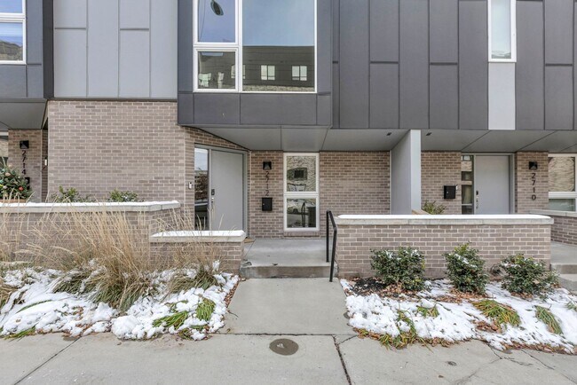 Building Photo - 2712 McGee Trafficway