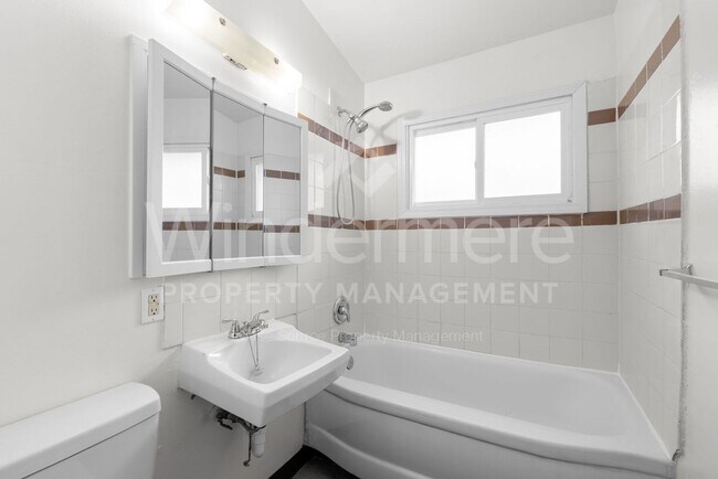 Building Photo - Brick Rancher