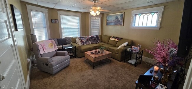 Building Photo - 72 Seymour St