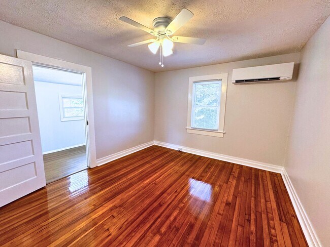 Building Photo - East AVL - Renovated Oakley Bungalow