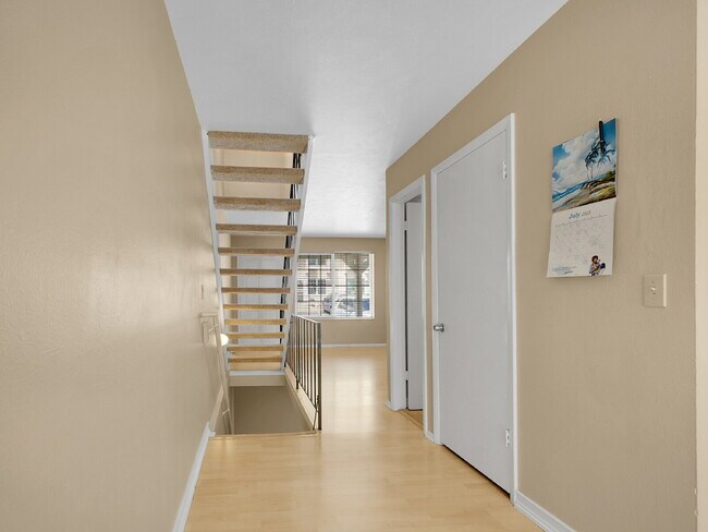 Building Photo - $2,295.00, 2-bed, 3-bath Condo in Westmins...
