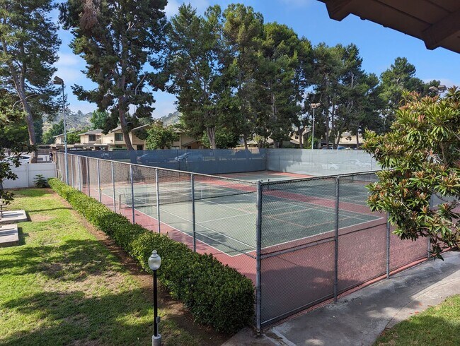 Building Photo - Light and bright 2 bedroom 2 bathroom condo available April 25, 2025