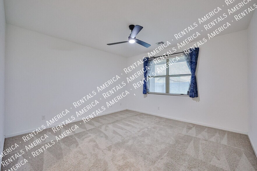 Building Photo - 1578 S 224th Ln