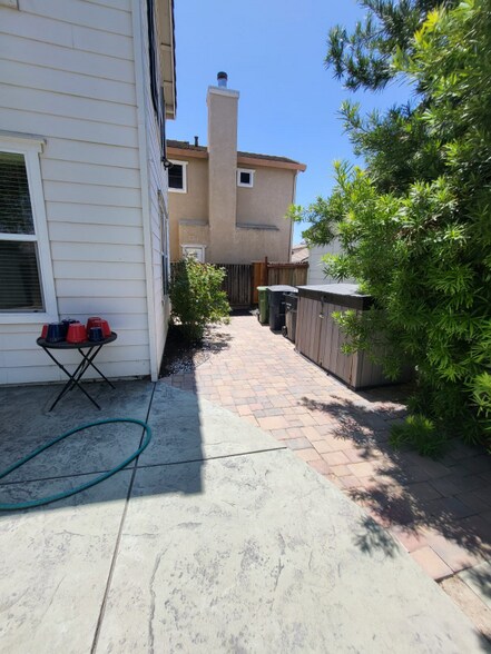 Building Photo - 949 Mason Ct