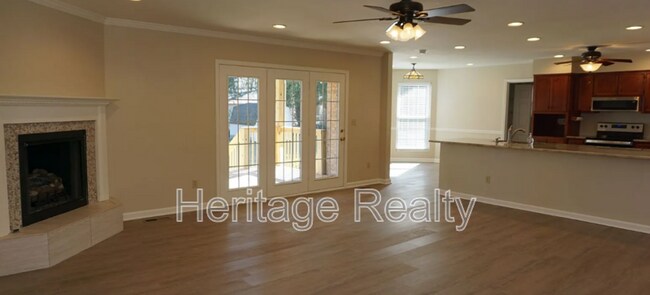 Building Photo - 867 Westgate Dr